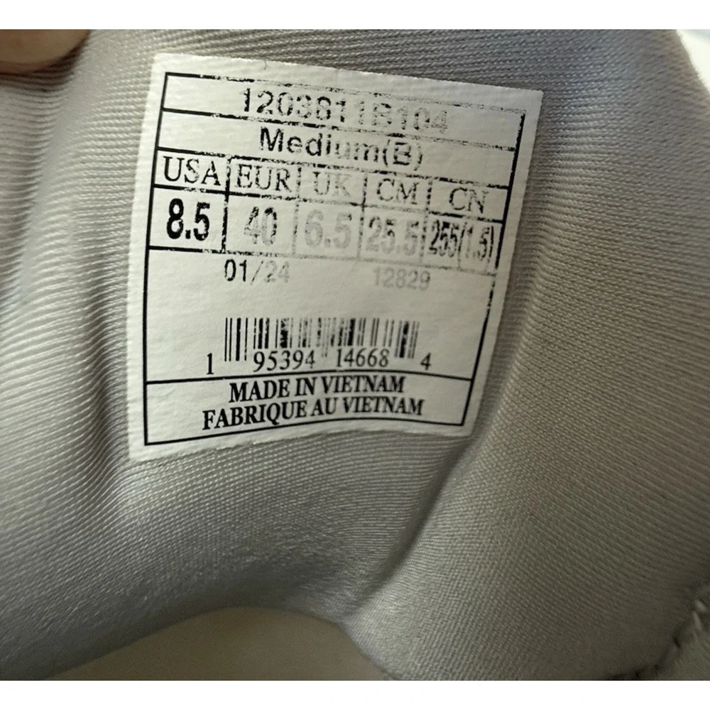 Brooks Adrenaline GTS 23 Running Shoes 1203811B104 Light Gray Womens 8.5 B